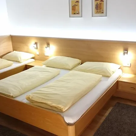 Apartment Antares Am See